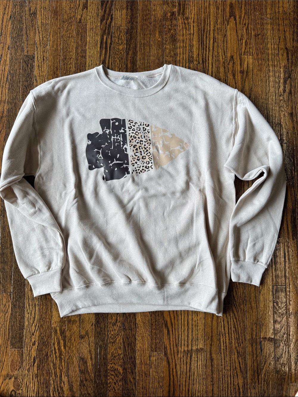 Neutral Cream Pullover Sweatshirt with Arrowhead Design